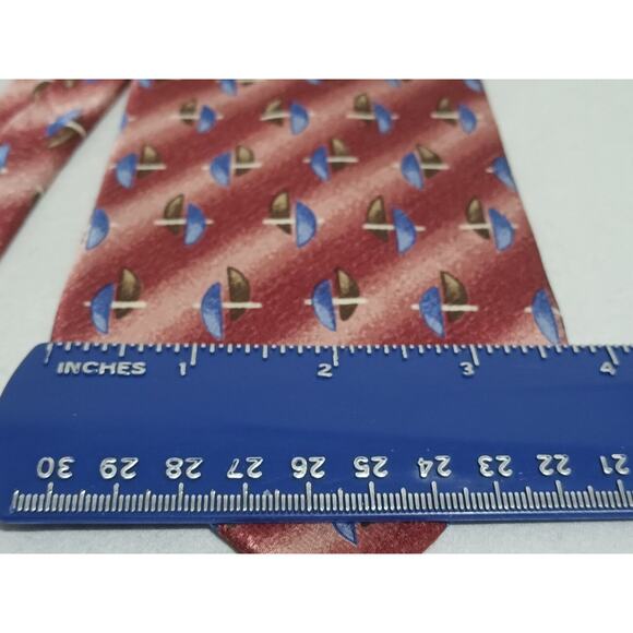 Gianfranco Ruffini Italy 100% Imported Silk Red Pattern Men's Tie Made In USA - Picture 2 of 7